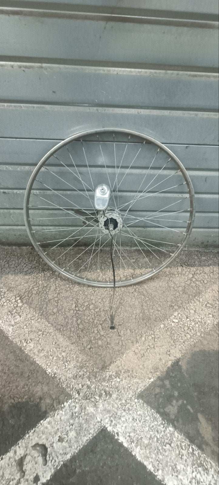 Shimano 28" Inch voorwiel met naafdynamo en lamp, Fietsen en Brommers, Fietsonderdelen, Gebruikt, Staal, Shimano, Ophalen