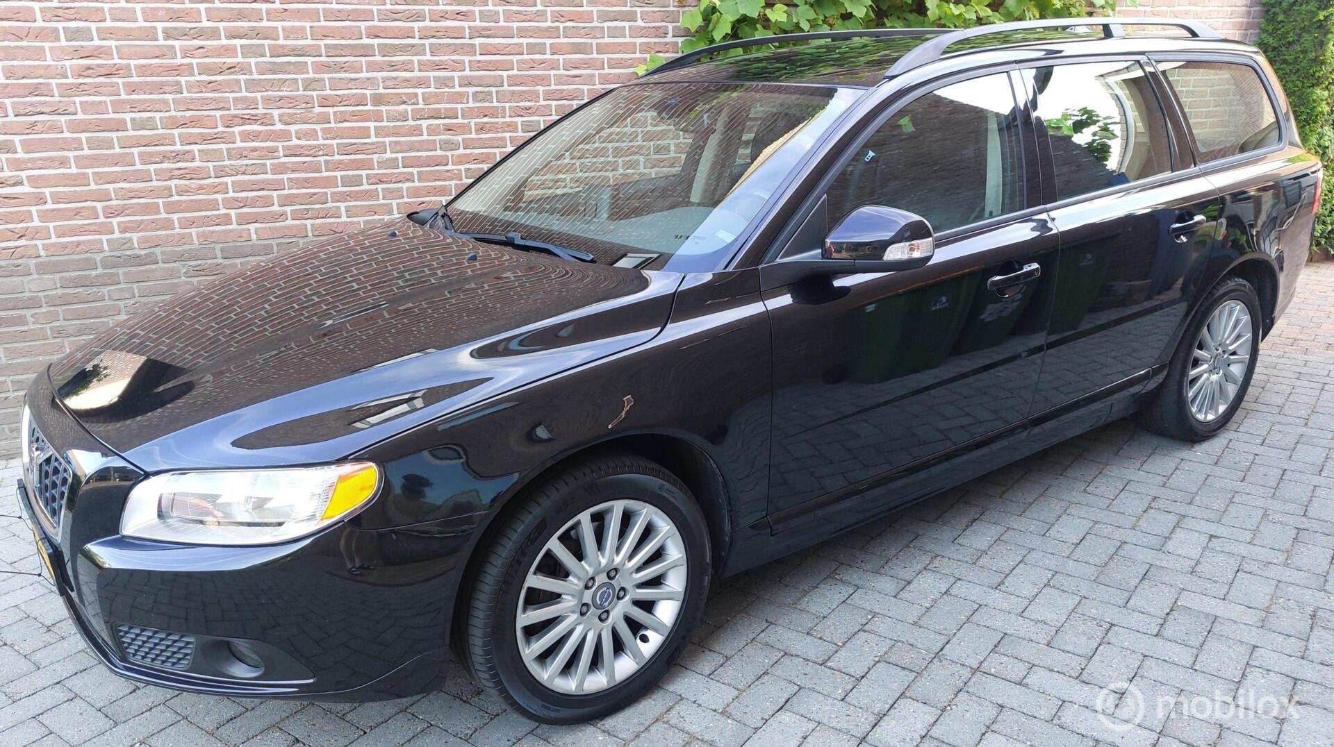 Volvo V70 2.5 Turbo 2008 Dealer onderh.200PK/Trekhaak/Leder, Voorwielaandrijving, Handgeschakeld, 93 €/maand, Euro 4