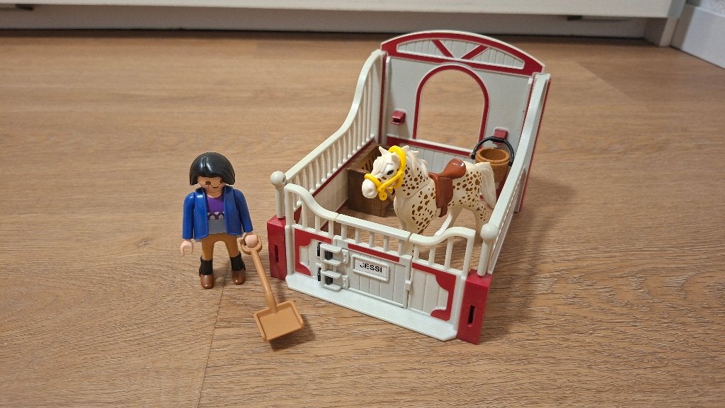 Playmobil paardenbox 5107, Kinderen en Baby's, Speelgoed | Playmobil, Zo goed als nieuw, Complete set, Overige typen, Country