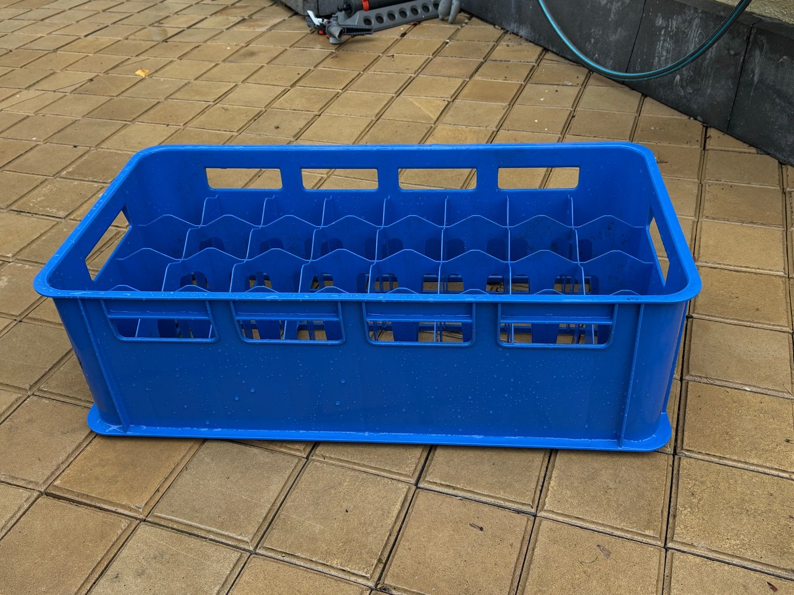 Blauwe kratten voor wijnglazen of flessen, Gebruikt, 40 tot 60 cm, 50 tot 75 cm, Ophalen of Verzenden