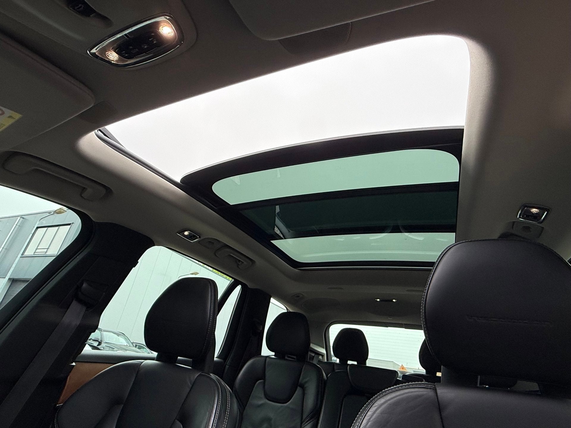Volvo XC90 2.0 D4 Inscription 7-ZITTER/PANO/LEER/TREKHAAK, Auto's, Volvo, 1849 kg, Euro 6, 1969 cc, Bedrijf