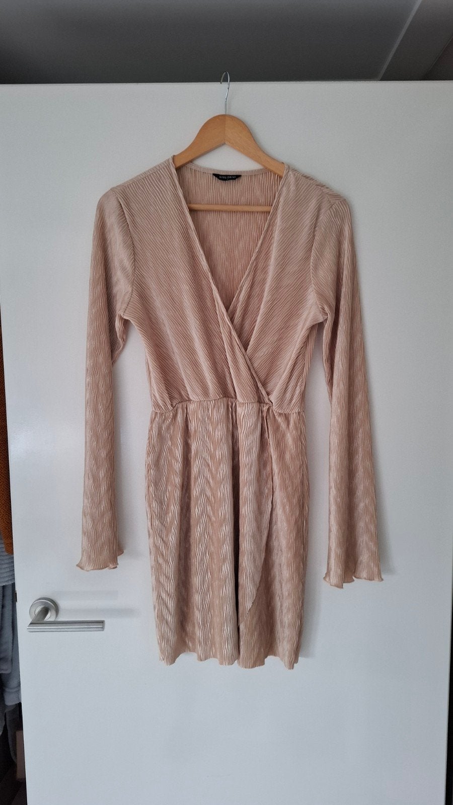 Feestelijke Plissé Jurk Goud Royal Chicks Maat M/L, Maat 38/40 (M), Ophalen of Verzenden, Zo goed als nieuw, Royal Chicks