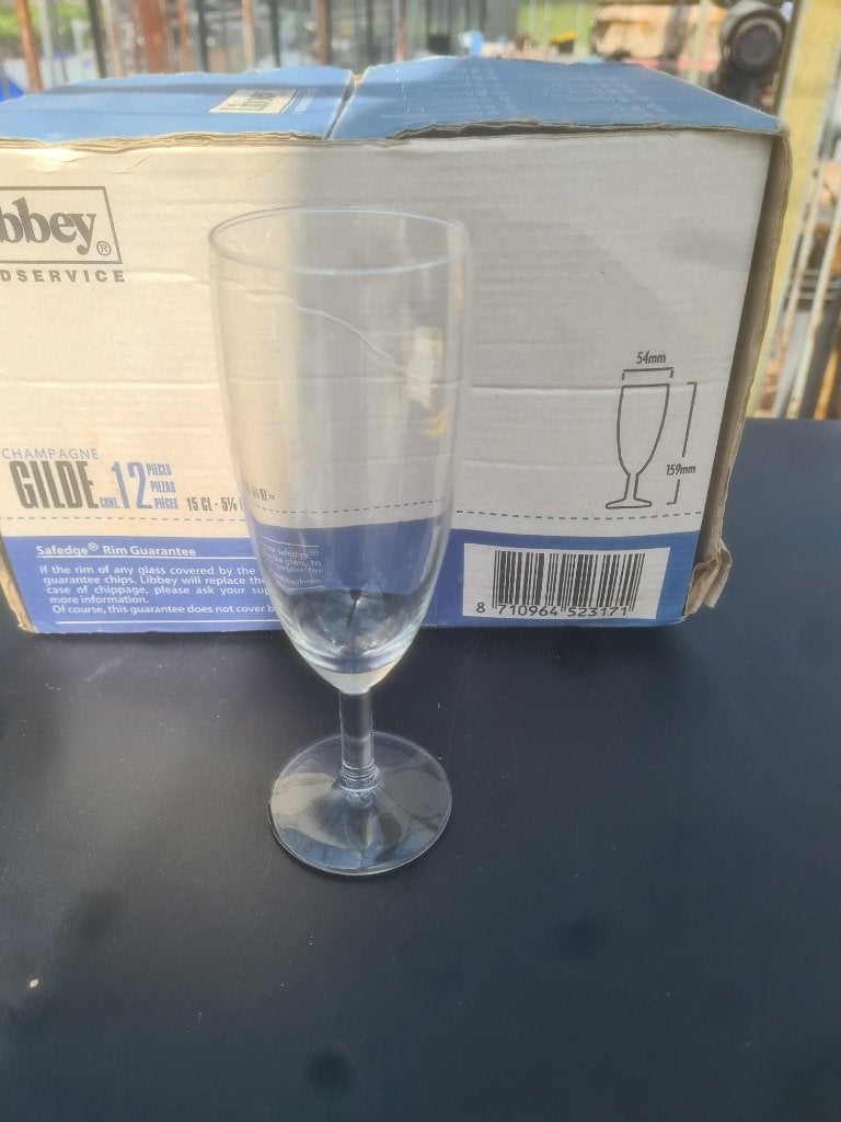 19 x Champagneflutes 15 cl, Ophalen, Zo goed als nieuw, Overige typen