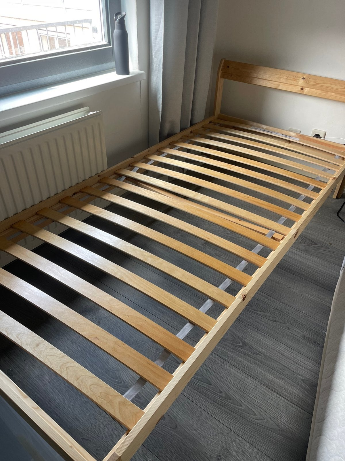 2x houten eenpersoonsbed GRATIS, Ophalen, Eenpersoons, Zo goed als nieuw, Overige maten