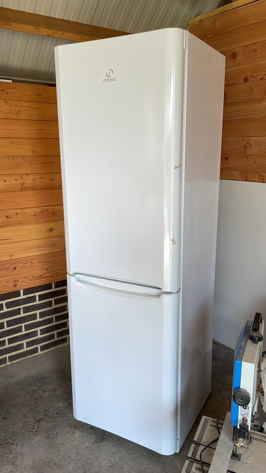 Indisit koelvriescombinatie, Witgoed en Apparatuur, Koelkasten en IJskasten, Ophalen, Gebruikt, 200 liter of meer, Met aparte vriezer