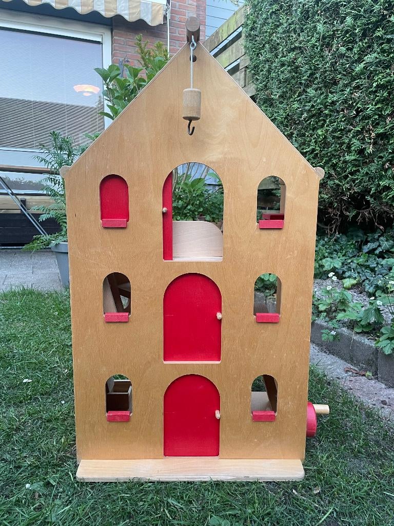 Compleet houten pakhuis met houten meubilair, Kinderen en Baby's, Speelgoed | Houten speelgoed, Ophalen, Zo goed als nieuw, Meubelstuk of Keukentje