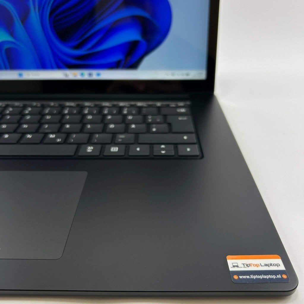 Microsoft Surface 4 |  Ryzen 7 | 16GB | 512GB | QWERTZ, Ryzen 7, Refurbished, Met touchscreen, SSD