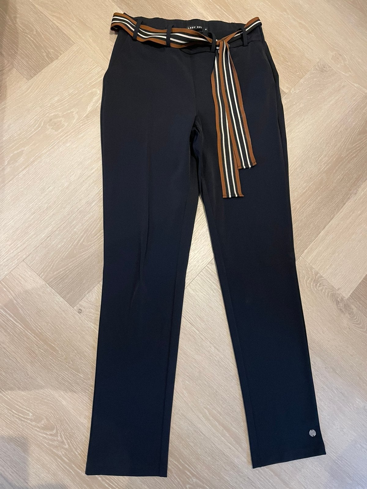 Lady day maat M broek met bijpassende blouse, Ophalen of Verzenden, Zo goed als nieuw, Maat 38/40 (M), Lang