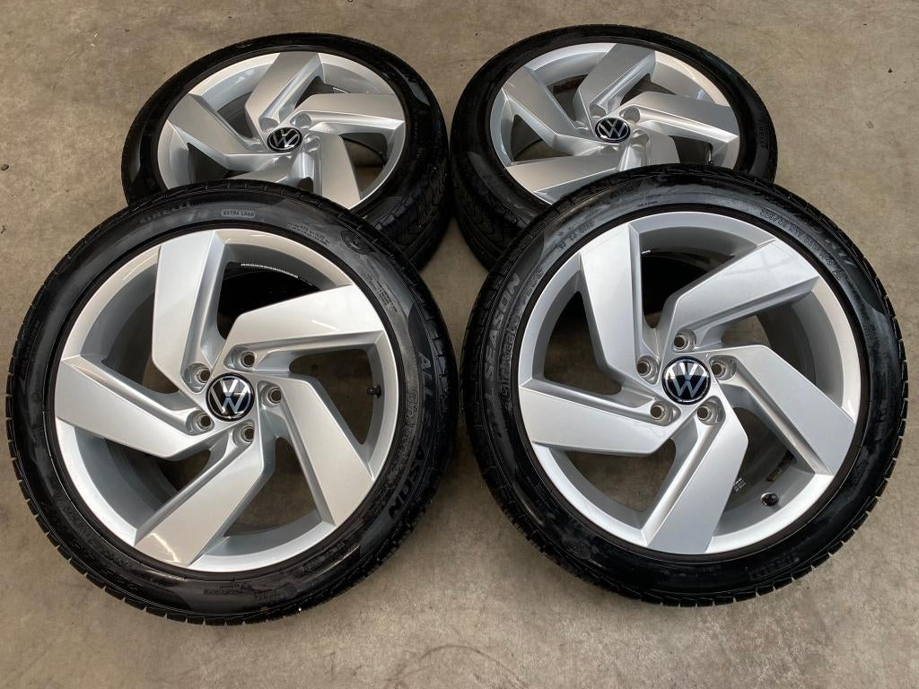 17 inch originele Richmond GTI velgen + zomerbanden VW Golf