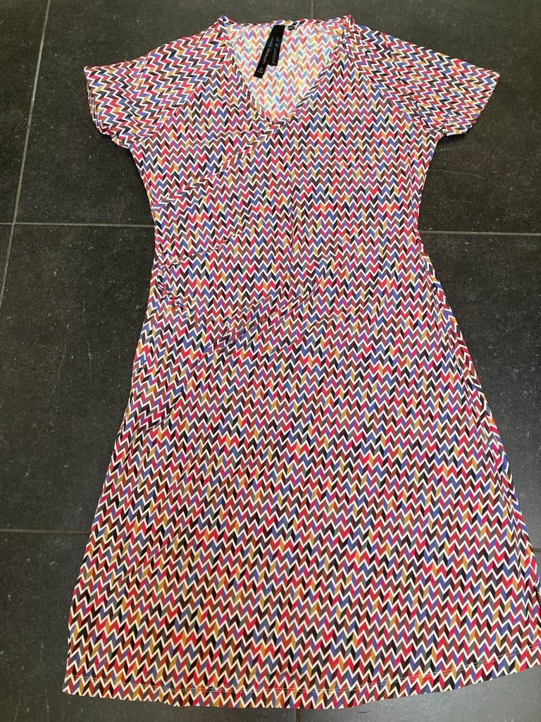 Vrolijk jurkje van JE M’APPELLE  42/44, Kleding | Dames, Jurken, Verzenden, Maat 42/44 (L), Zo goed als nieuw, Knielengte