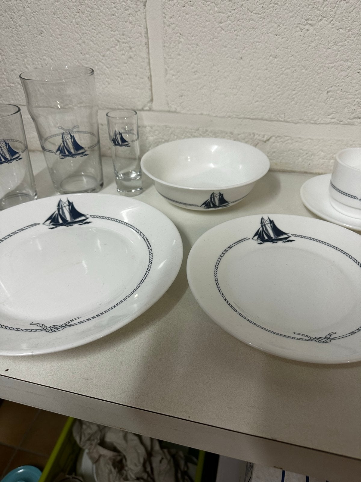 Complete bootcollectie: servies, landvasten, schoonmaak en m, Ophalen, Gebruikt, Kombuis en Sanitair