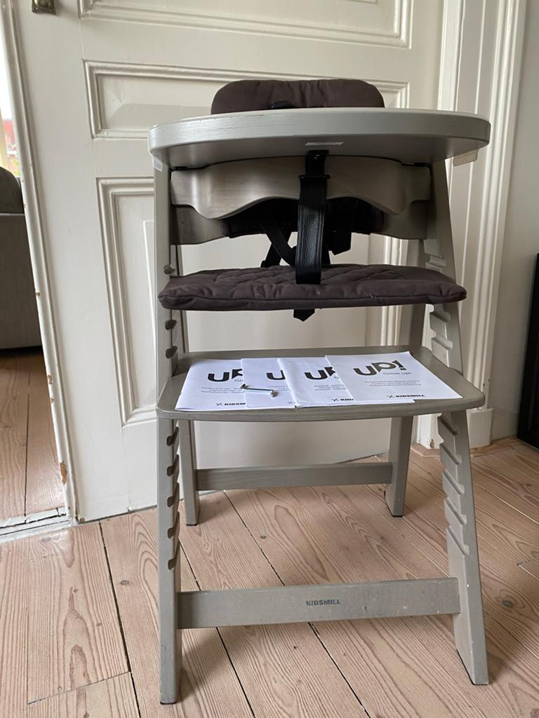 Kidsmill UP meegroeistoel met kussens en eetblad, Ophalen of Verzenden, Gebruikt, Meegroeistoel, Aanschuifbaar
