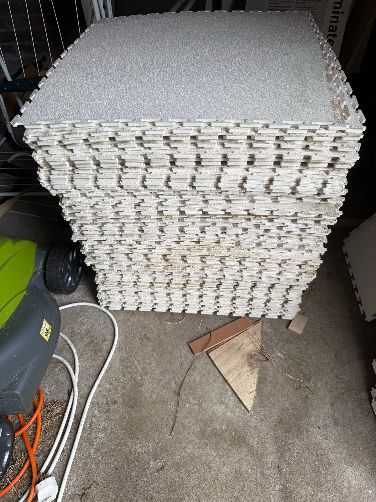 84 (21m2)Pvc kliktegels 50x50 cm - Oersterk voor werkplaats, Ophalen, Gebruikt