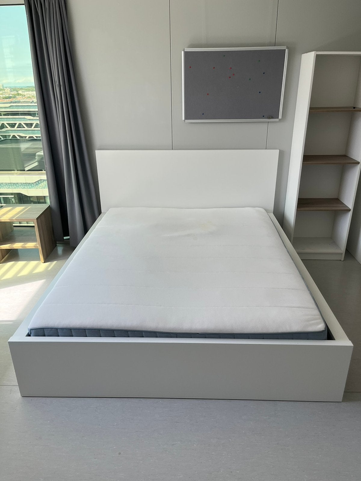IKEA bed & matras MALM bedframe + VESTERÖY matras (160x200), Huis en Inrichting, Ophalen, Wit, Tweepersoons, Zo goed als nieuw
