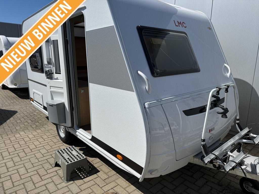 LMC Style 400 F Opklapbaar bed, Caravans en Kamperen, Caravans, Koelkast, Overige typen, Bedrijf, 5 tot 6 meter