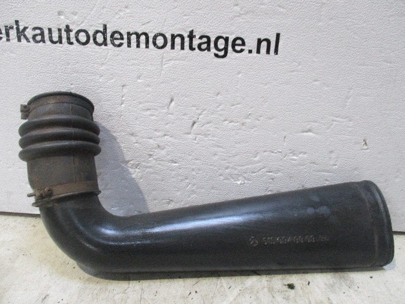 Luchtaanzuigslang Mercedes-Benz /8 (W115) 1972 6150940009, Gebruikt, Mercedes-Benz AG, Mercedes-Benz, Mercedesstraße 120, Stuttgart 70372, , Duitsland
