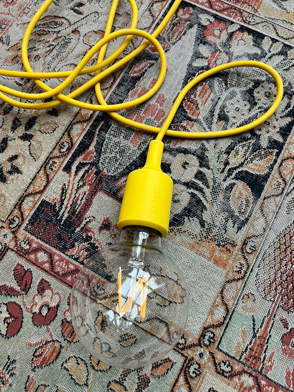 Muuto E27 Pendant Socket LED Lamp Hanglamp Geel Groen Blauw, Ophalen of Verzenden, Zo goed als nieuw