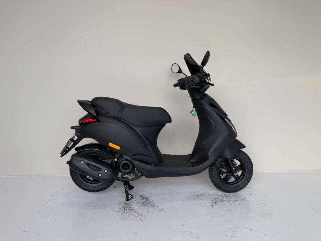Piaggio Zip Brom 45 km/h, BWJ 2020, Mat Zwart, Fietsen en Brommers, Scooters | Piaggio, Niet ingevuld, Gebruikt, Maximaal 45 km/u