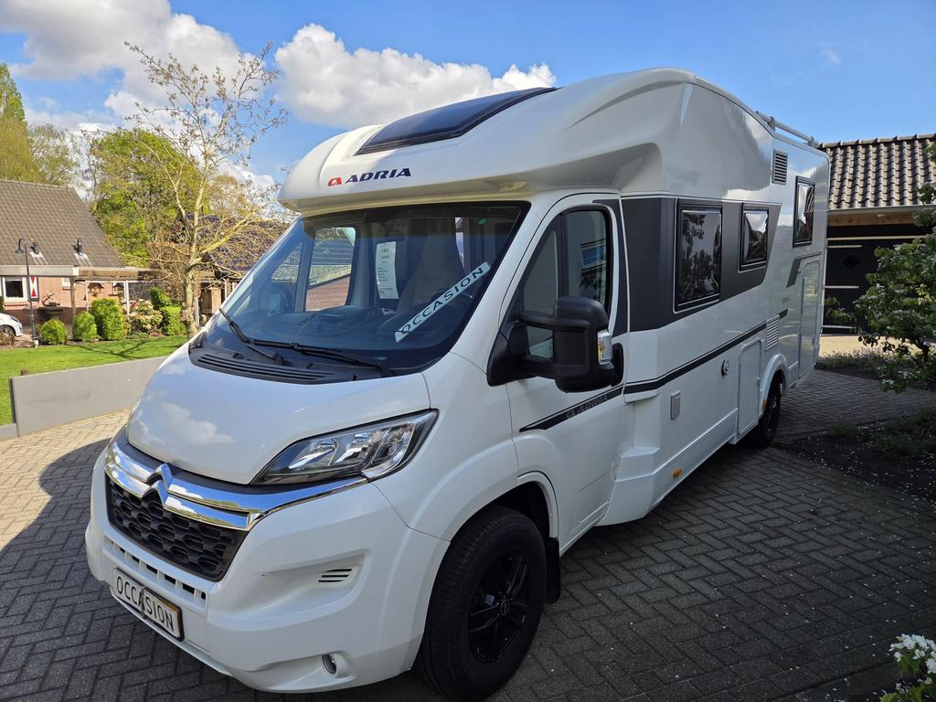 Adria Coral S 600SL | camper | nieuwstaat, Caravans en Kamperen, Campers, 7 tot 8 meter, Bedrijf, Adria, Half-integraal