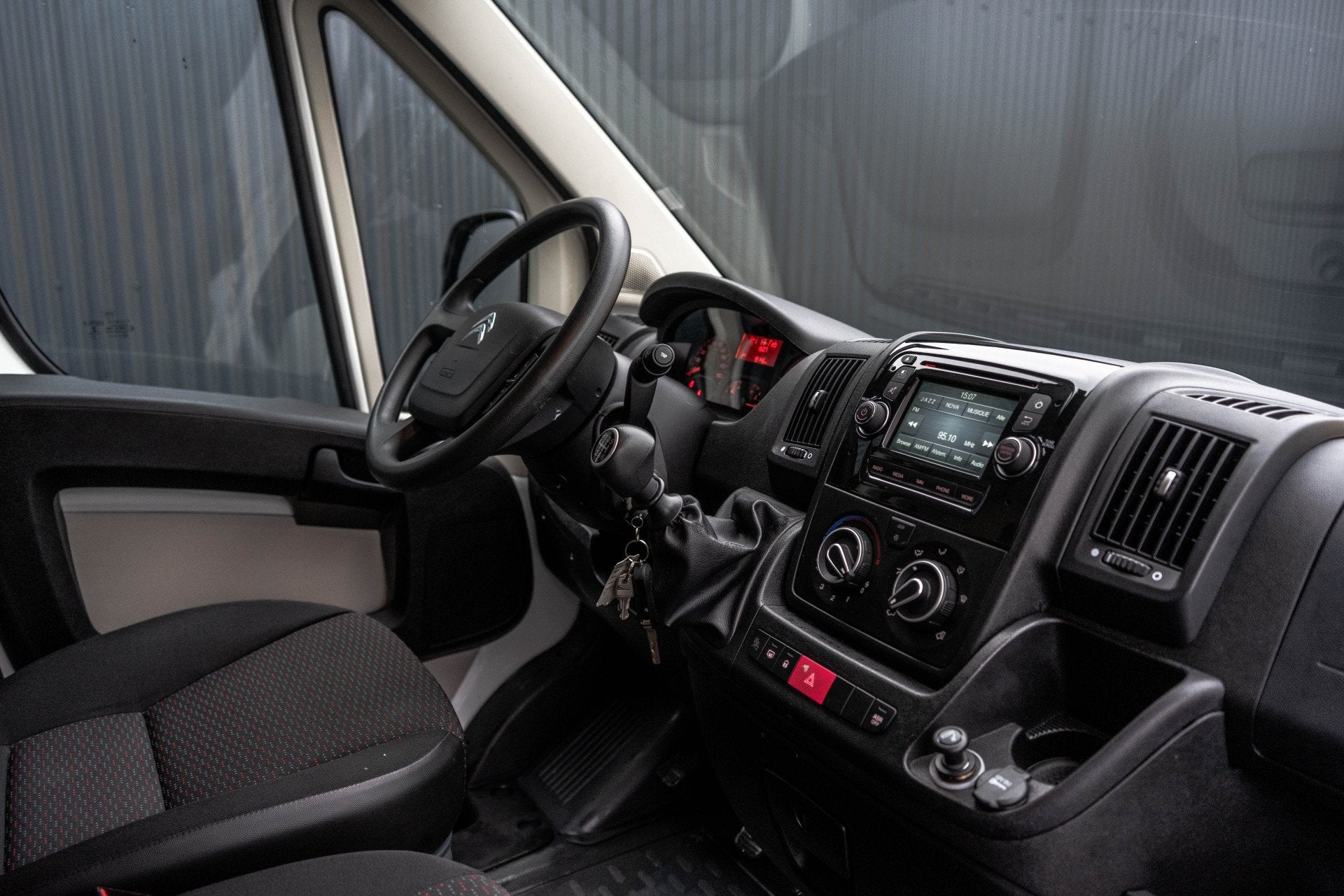 Citroën Jumper *2.0 BlueHDi | Bakwagen | Uniek laadsysteem, Voorwielaandrijving, Gebruikt, 4 cilinders, Citroën
