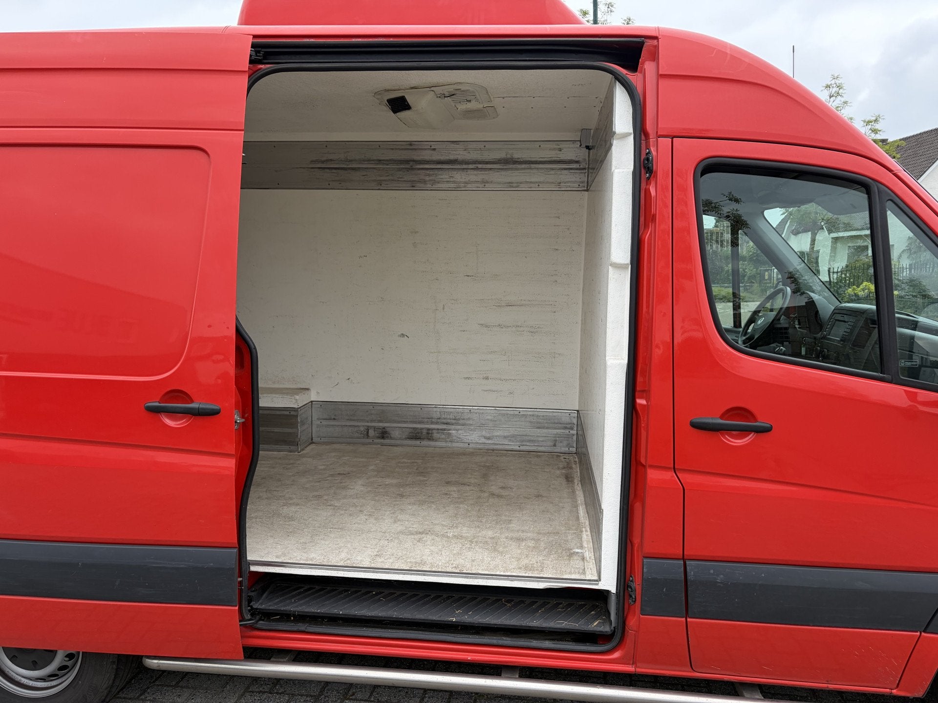 Volkswagen Crafter 35 2.0 TDI 140PK Euro6 L2H3 Koelwagen ✓, Gebruikt, 4 cilinders, Volkswagen, Bluetooth
