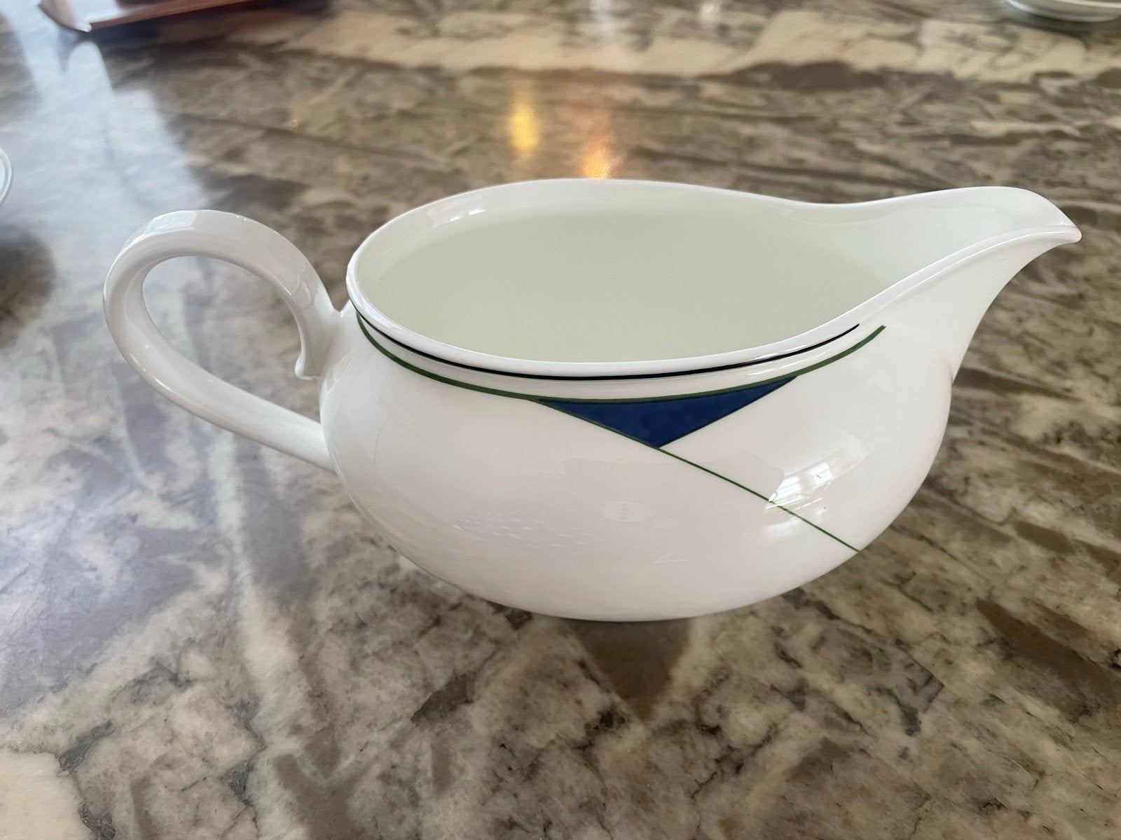Villeroy & Boch Trio Sauskom - Bone China, Ophalen of Verzenden, Zo goed als nieuw, Modern, Porselein