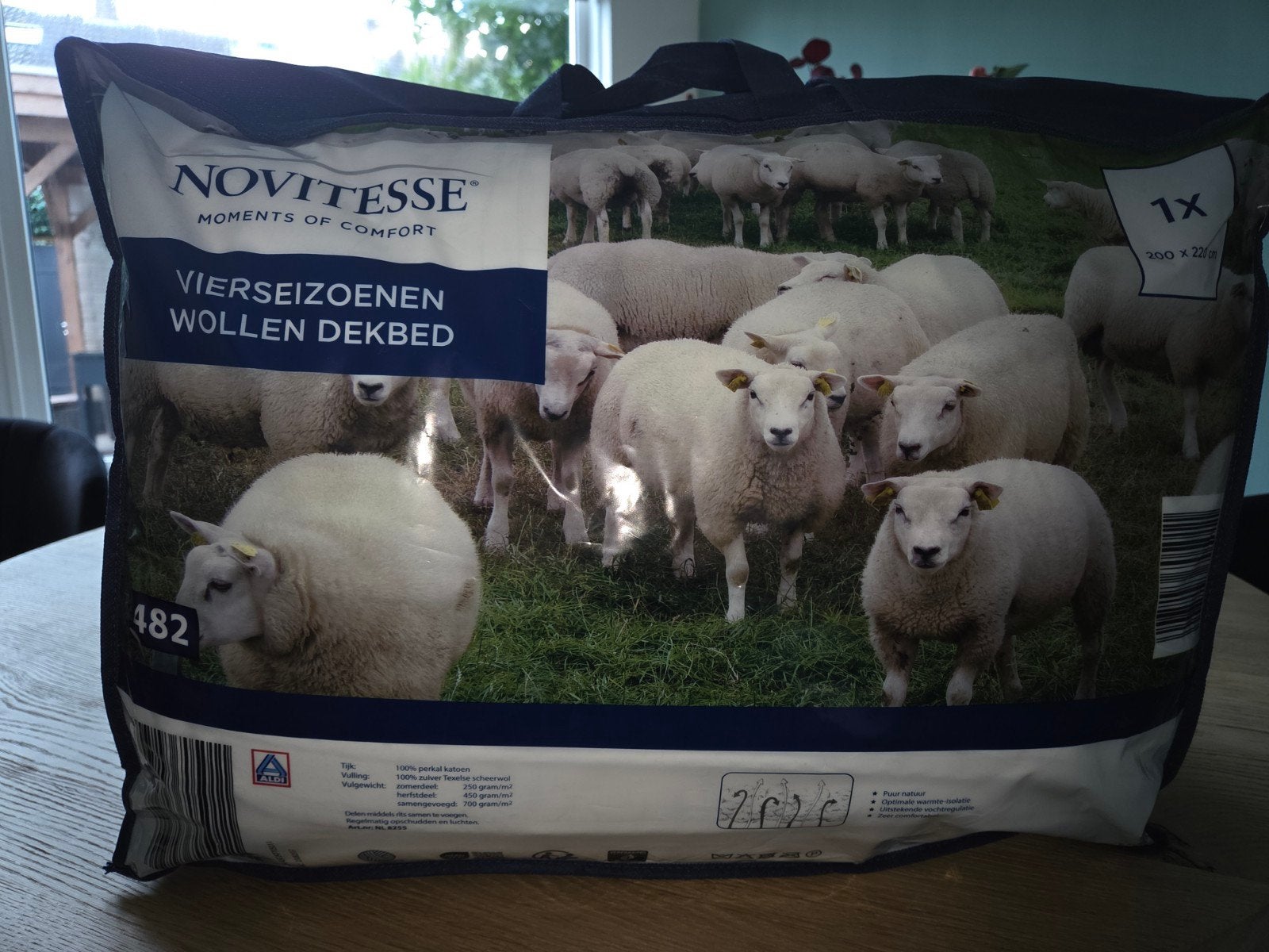 Novitesse Vierseizoenen Wollen Dekbed 200x220 cm, Huis en Inrichting, Ophalen