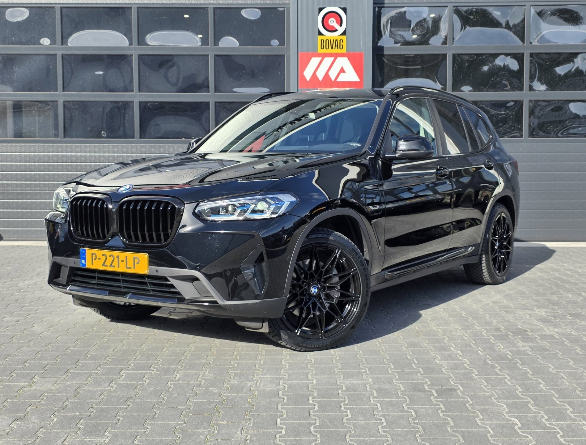 BMW X3 XDrive30e Business Edition Plus | LEDER | TREKHAAK |, Auto's, Gebruikt, Euro 6, 2000 kg, Zwart