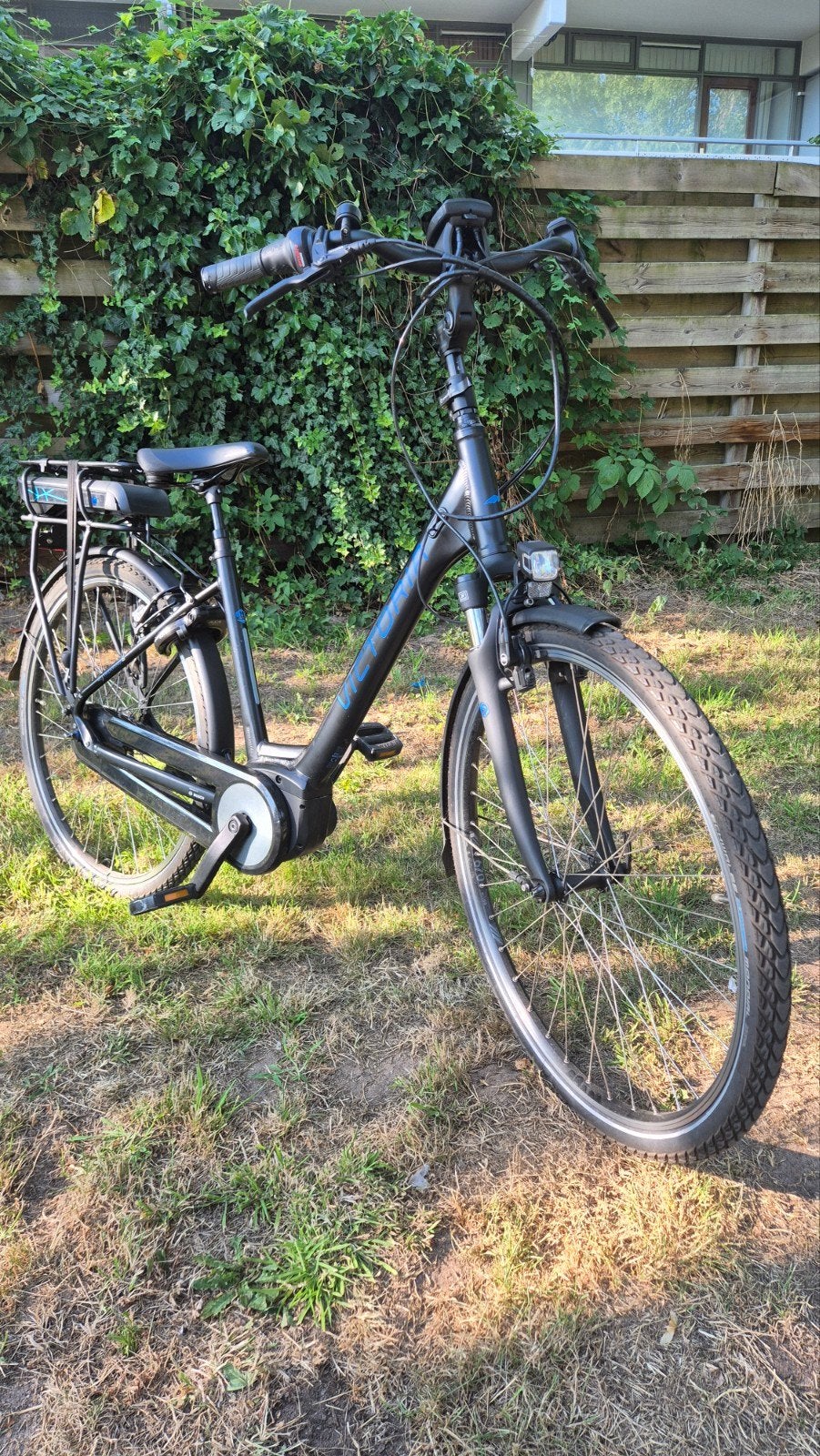 Victoria E-Trekking 7.4H – Bosch middenmotor – 400Wh, Zo goed als nieuw, 47 tot 51 cm, 50 km per accu of meer, Ophalen