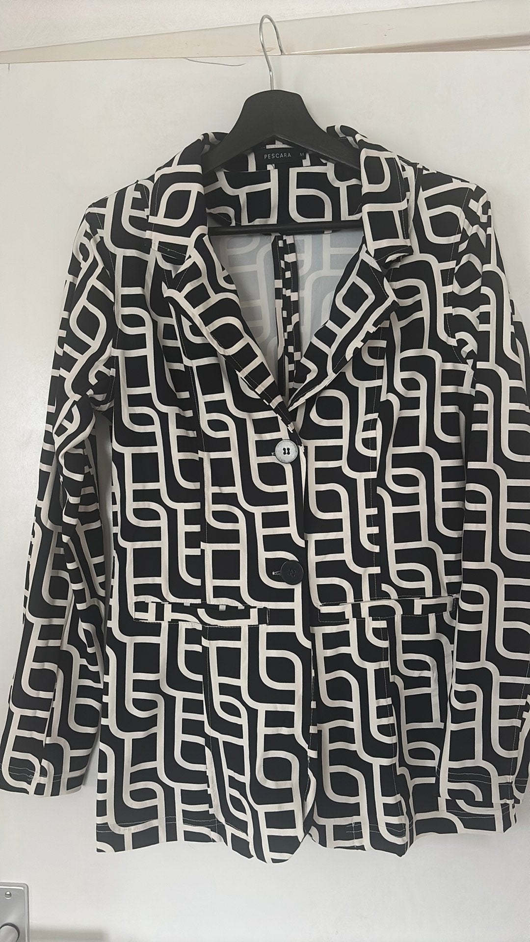 Leuke blazer Pescara maat M, Kleding | Dames, Maat 38/40 (M), Zwart, Ophalen of Verzenden, Zo goed als nieuw