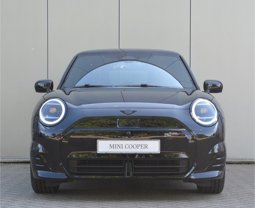 MINI Hatchback Cooper E / JCW / Pakket XL / 18 inch JCW Lap, Stof, Huisgarantie, Met garantie (alle), 4 stoelen