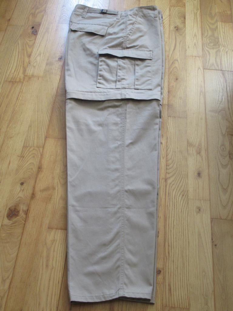 DOCKERS heren Kaki broek Jungle Pants Large, in 2 delen, Kleding | Heren, Broeken en Pantalons, Ophalen, Zo goed als nieuw, Maat 52/54 (L)