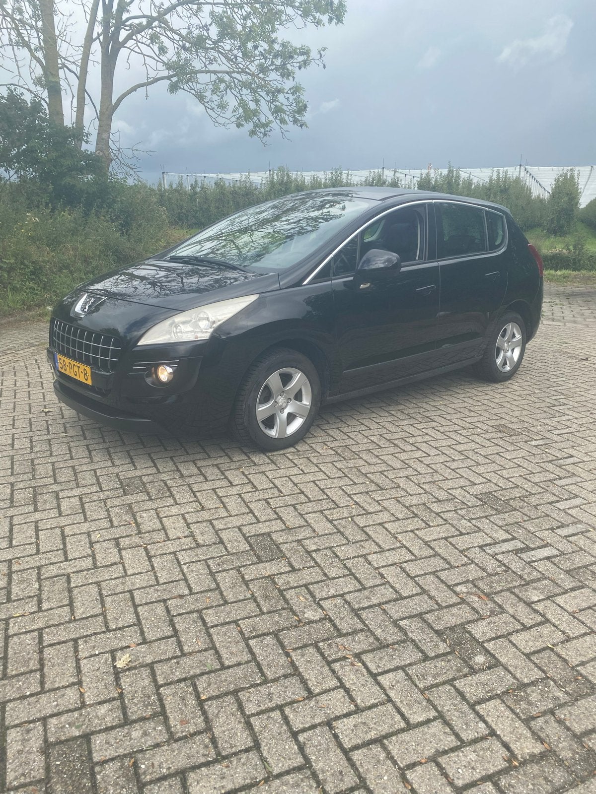Peugeot 3008 1.6 THP AUT 2011 Zwart, Zwart, Zwart, Bedrijf, 1455 kg