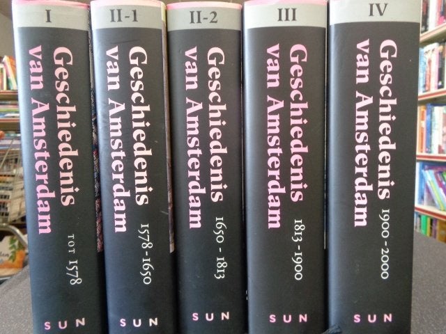 Geschiedenis van Amsterdam deel I - II-1 -II-2 - III - IV, Ophalen of Verzenden, Zo goed als nieuw, Piet de Rooy