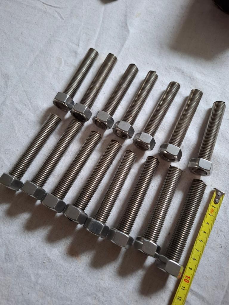 16x Bouten, circa 10cm lang, Ophalen of Verzenden, Nieuw, Bouten of Moeren