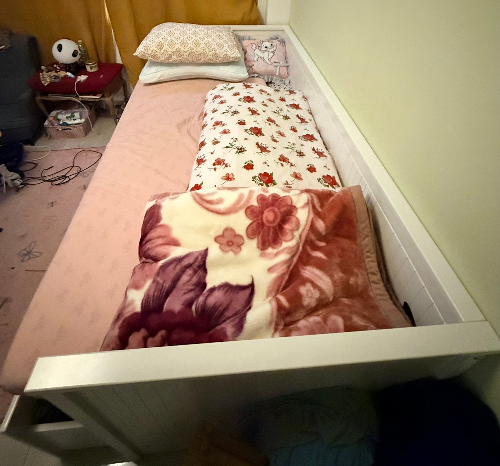 Te koop HEMNES bed met opbergruimte, Huis en Inrichting, Slaapkamer | Bedden, Ophalen, Eenpersoons, Wit, 80 cm