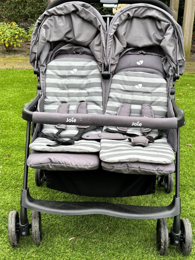 dubbele kinderbuggy, Kinderen en Baby's, Buggy's, Ophalen, Zo goed als nieuw, Overige merken, Zonnekap