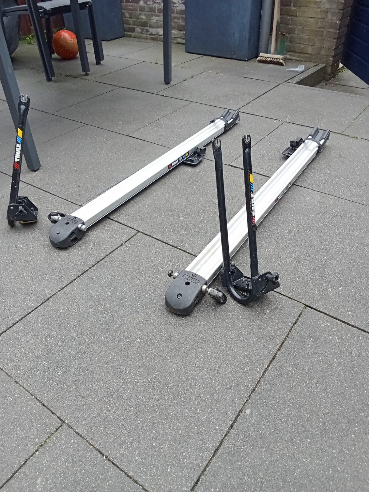 Thule ProRide 591 fietsendragers (2 stuks), Auto diversen, Fietsendragers, Dakdrager, Ophalen