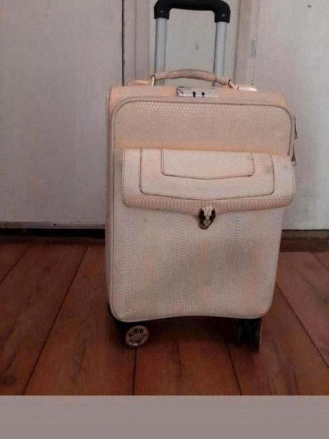 Te koop, LTV merk reiskoffer/ Baggage met 4 Dubbel wielen., Sieraden, Tassen en Uiterlijk, Ophalen