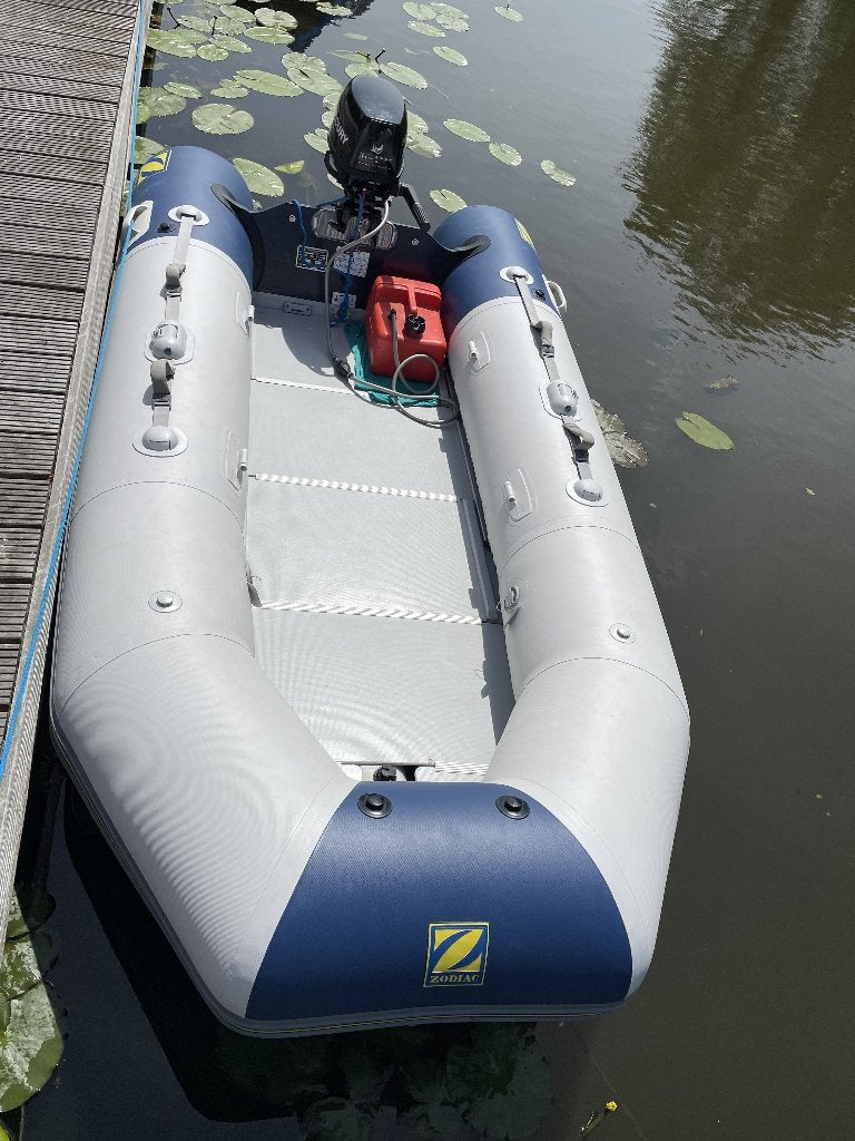 Zodiac 310 Rubberboot + 6PK 4-takt Buitenboordmotor, Ophalen, 6 pk, Hout, Zodiac