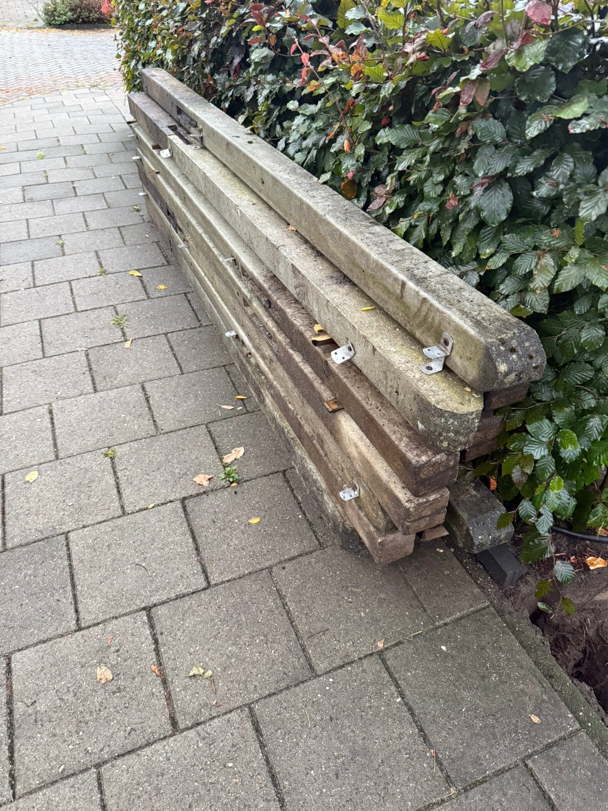 Gebruikte betonnen palen en onderplaten., Tuin en Terras, Palen, Balken en Planken, Ophalen, Gebruikt