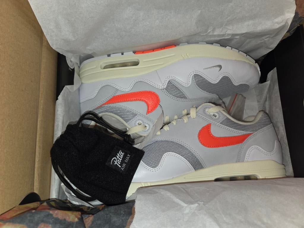 Patta X Nike Air Max 1 Wave "White Hyper Crimson" - 44, Nike, Nieuw, Ophalen of Verzenden, Sneakers of Gympen