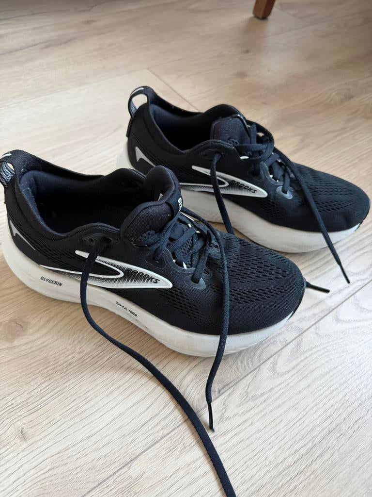 Brooks hardloopschoenen maat 38.5, Ophalen of Verzenden, Zo goed als nieuw, Hardloopschoenen, Overige merken