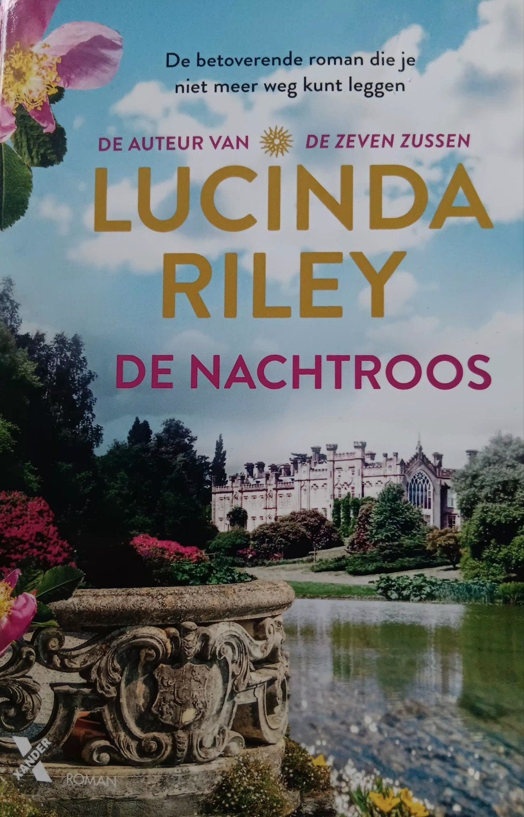 Lucinda Riley - De nachtroos, Boeken, Ophalen of Verzenden, Zo goed als nieuw, Lucinda Riley