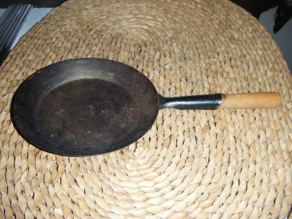 Oude gietijzeren kinder pan,8 cm diameter,17 cm lang, Ophalen of Verzenden