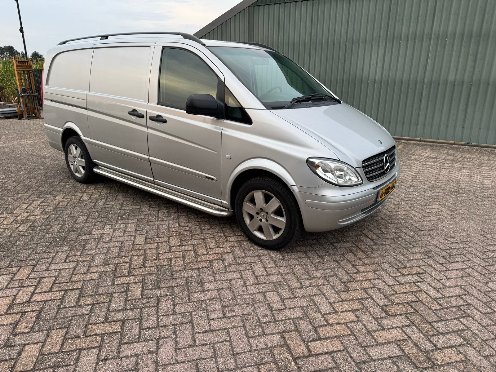 Mercedes-Benz Vito 2.1 CDI 111 2010 Grijs MARGE, Auto's, Bestelauto's, Automaat, Achterwielaandrijving, Zwart, 4 cilinders