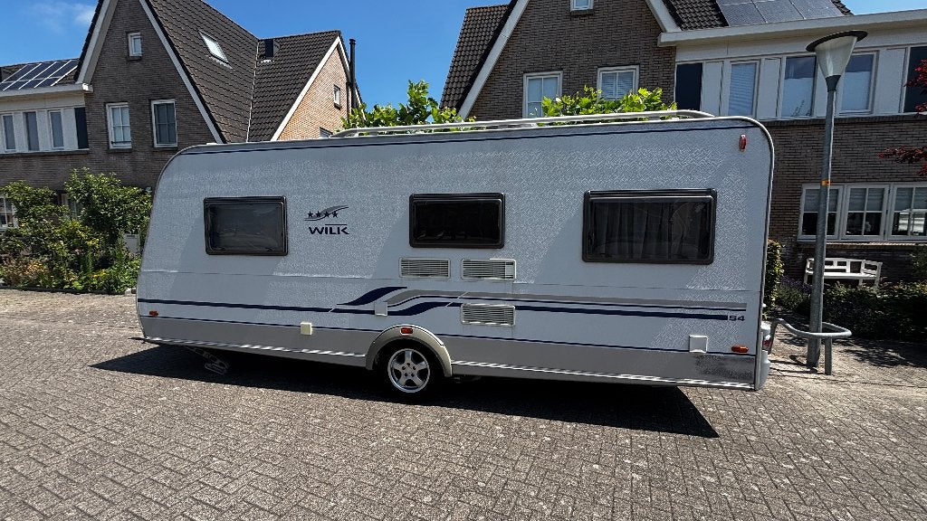 Wilk S4 530UE (enkele bedden) te koop, Caravans en Kamperen, Caravans, 2 aparte bedden, Rondzit, Particulier, Kachel