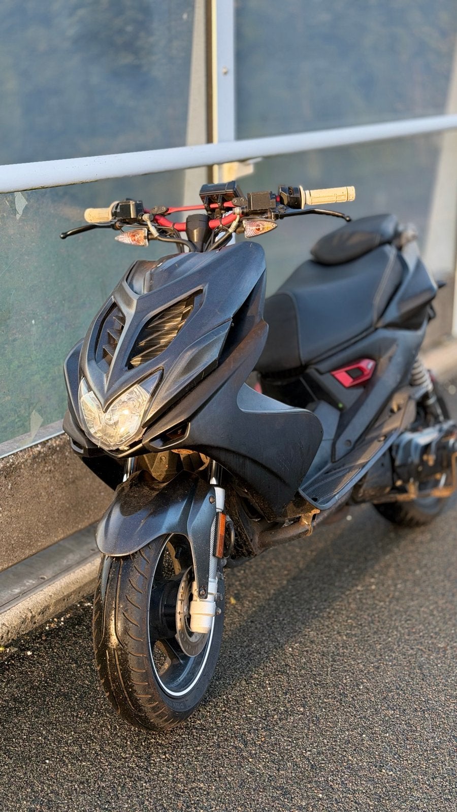 Yamaha Aerox Type R (Naked) uit 2015, Tweetakt, Gebruikt, Aerox, Maximaal 45 km/u