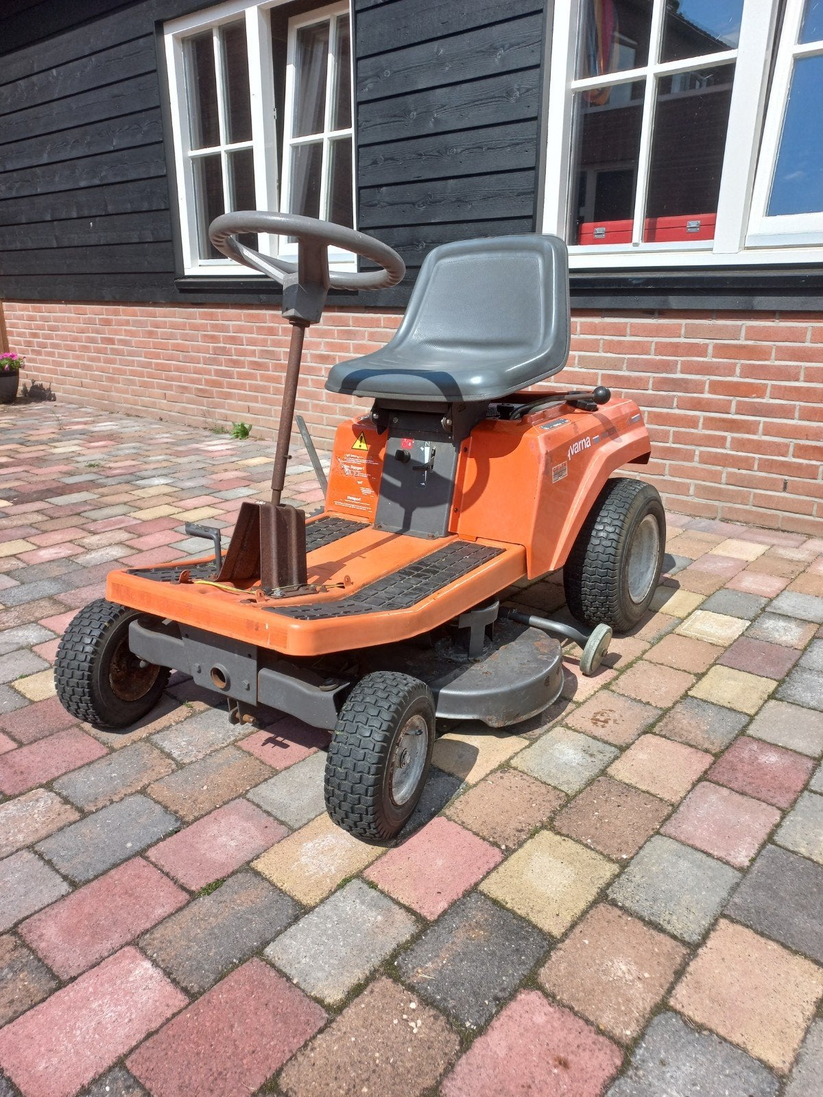 Husqvarna rider 820-8 zitmaaier, Ophalen, Gebruikt, Minder dan 90 cm, Versnellingen