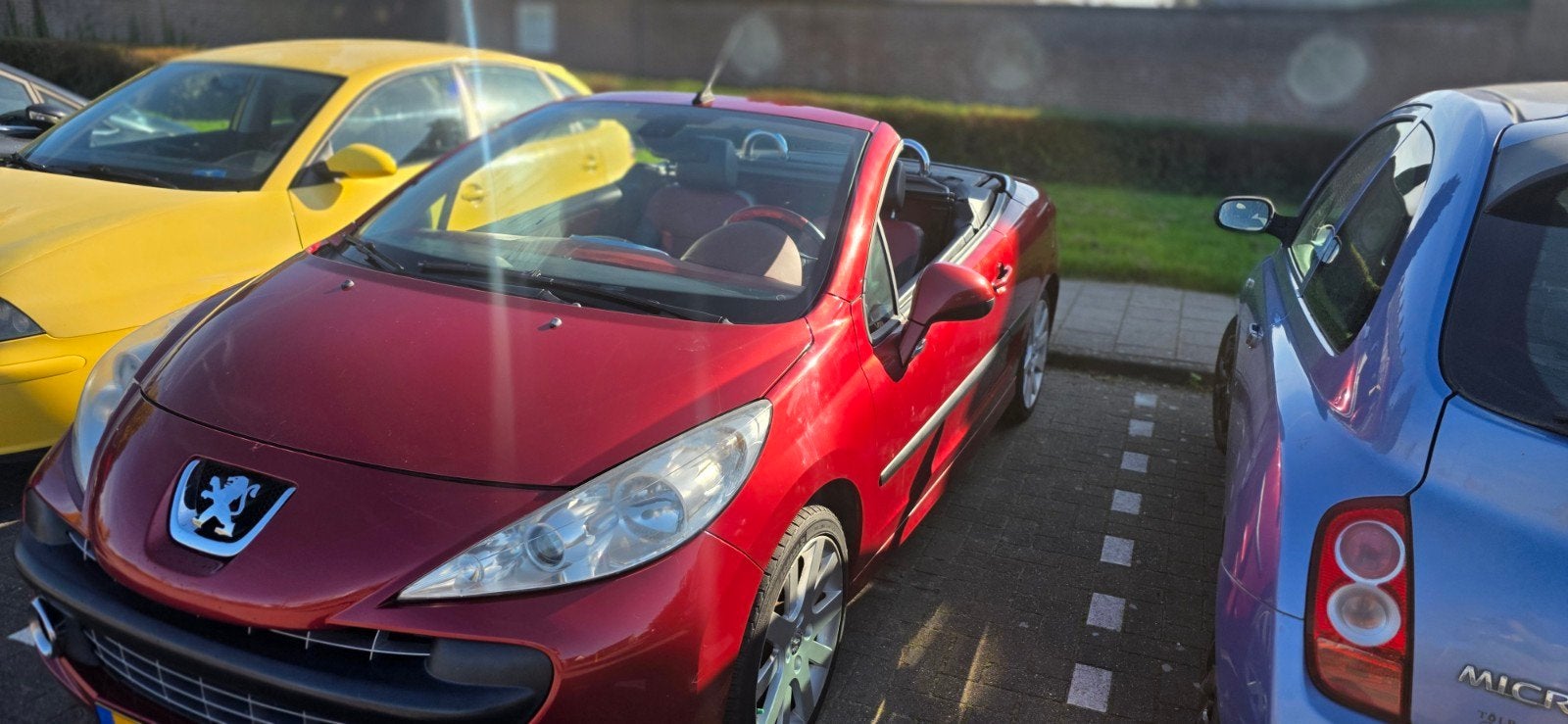 Peugeot 207 1.6 16V CC 110KW 2007 Rood, Auto's, Voorwielaandrijving, 4 cilinders, 4 stoelen, Handgeschakeld
